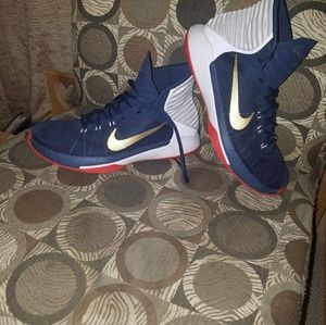 Nike Tennis Shoes